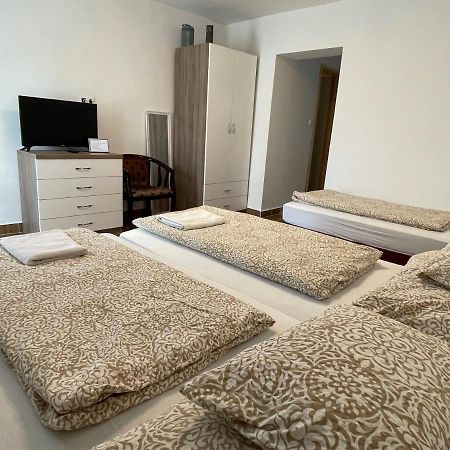 Freedom Apartman Apartment มูราฮาลอม ภายนอก รูปภาพ
