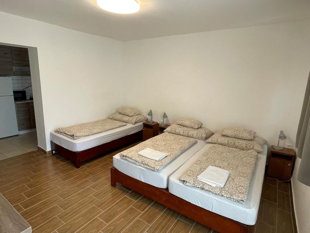 Freedom Apartman Apartment มูราฮาลอม ภายนอก รูปภาพ