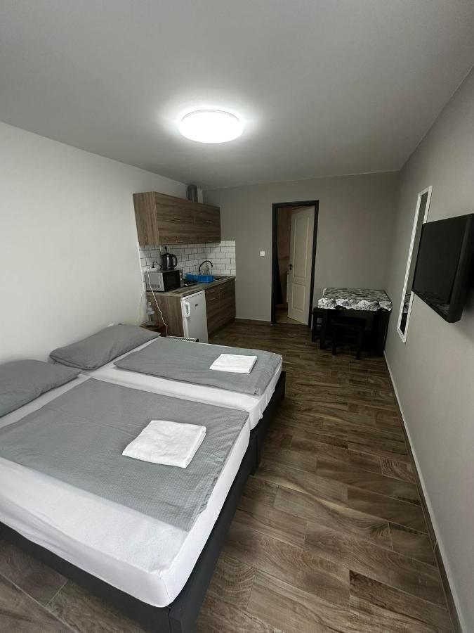 Freedom Apartman Apartment มูราฮาลอม ภายนอก รูปภาพ