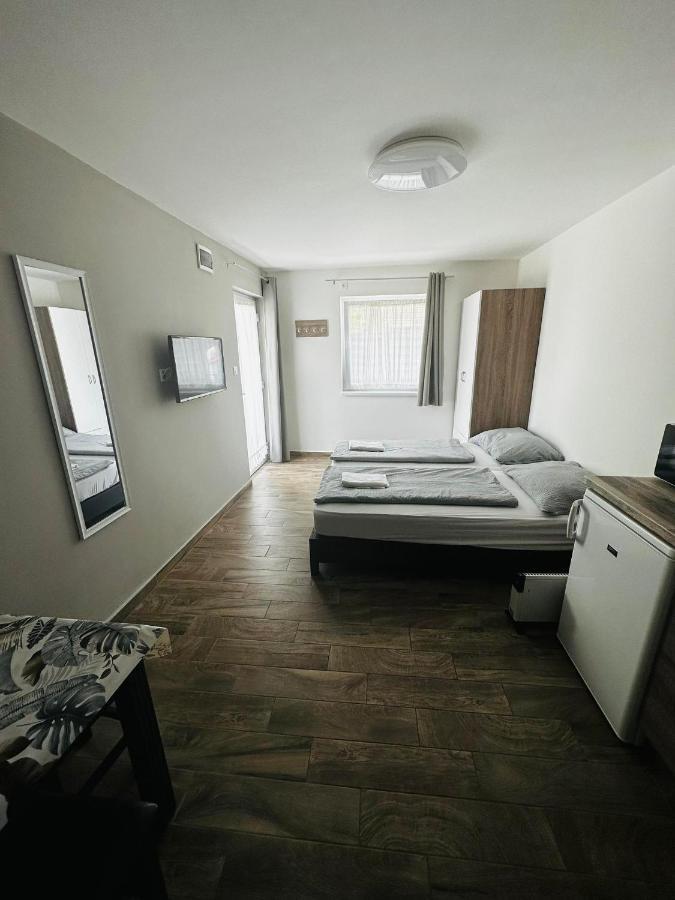Freedom Apartman Apartment มูราฮาลอม ภายนอก รูปภาพ
